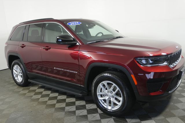 2025 Jeep Grand Cherokee Laredo X 4x4's photo