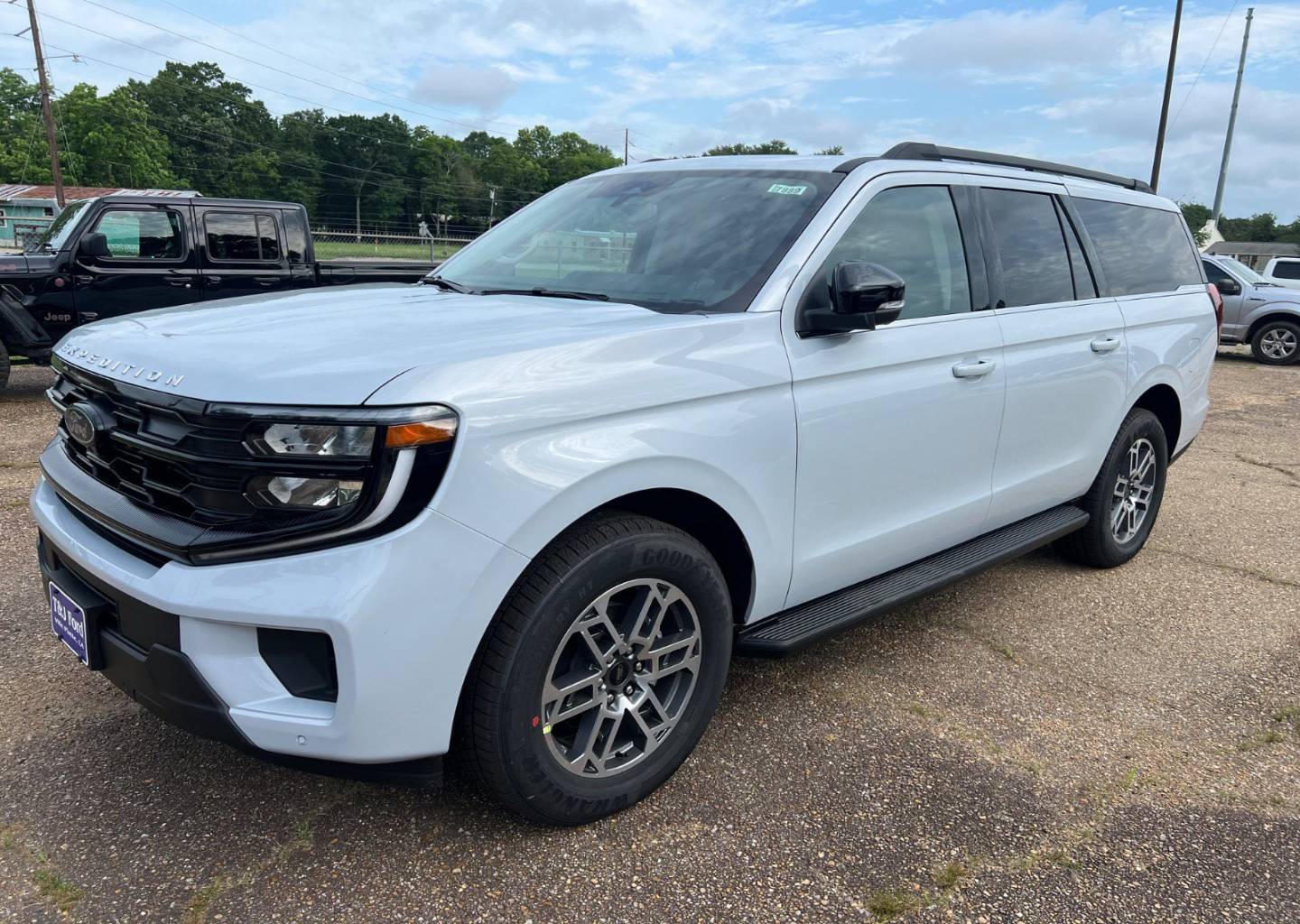 2026 Ford Expedition Active MAX's photo