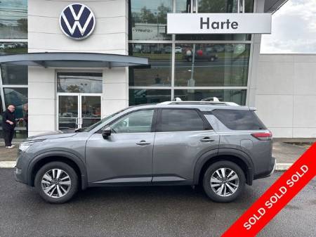 2023 Nissan Pathfinder SL