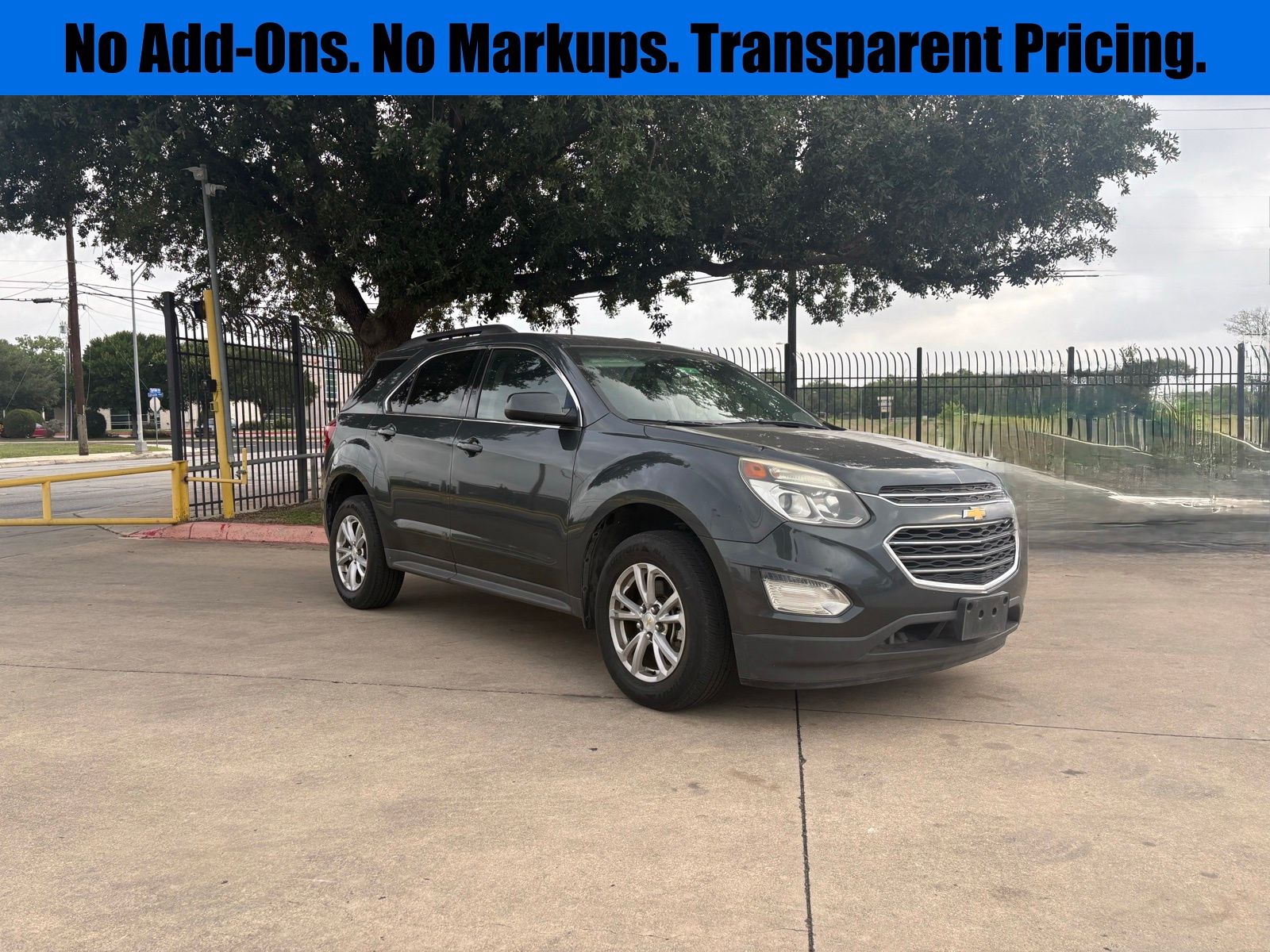 2017 Chevrolet Equinox LT's photo