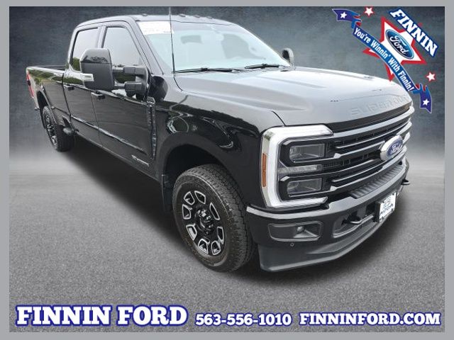 2025 Ford F-250 Platinum 4x4 Crew Cab 176 in's photo