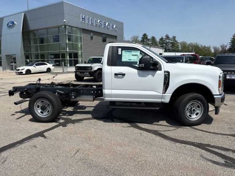 2026 Ford Super Duty F-350 SRW XL