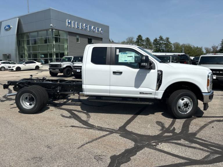 2026 Ford Super Duty F-350 DRW XL