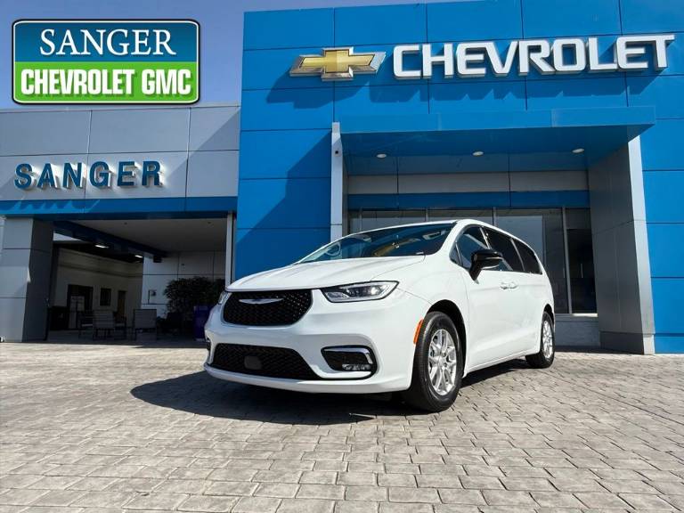 2025 Chrysler Pacifica Select