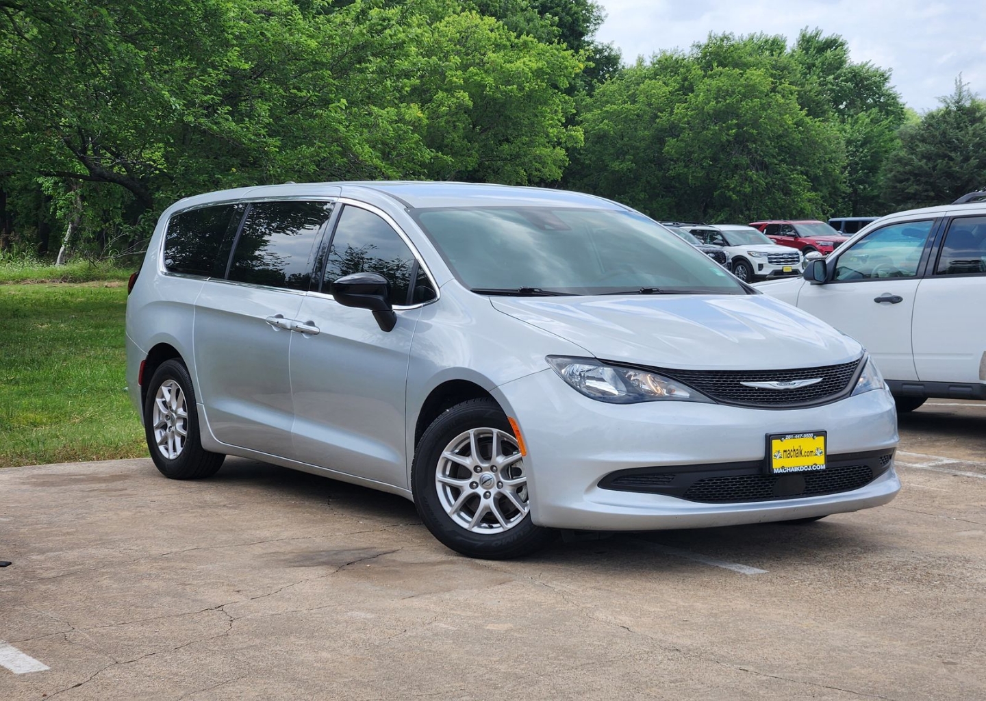 2024 Chrysler Voyager LX's photo