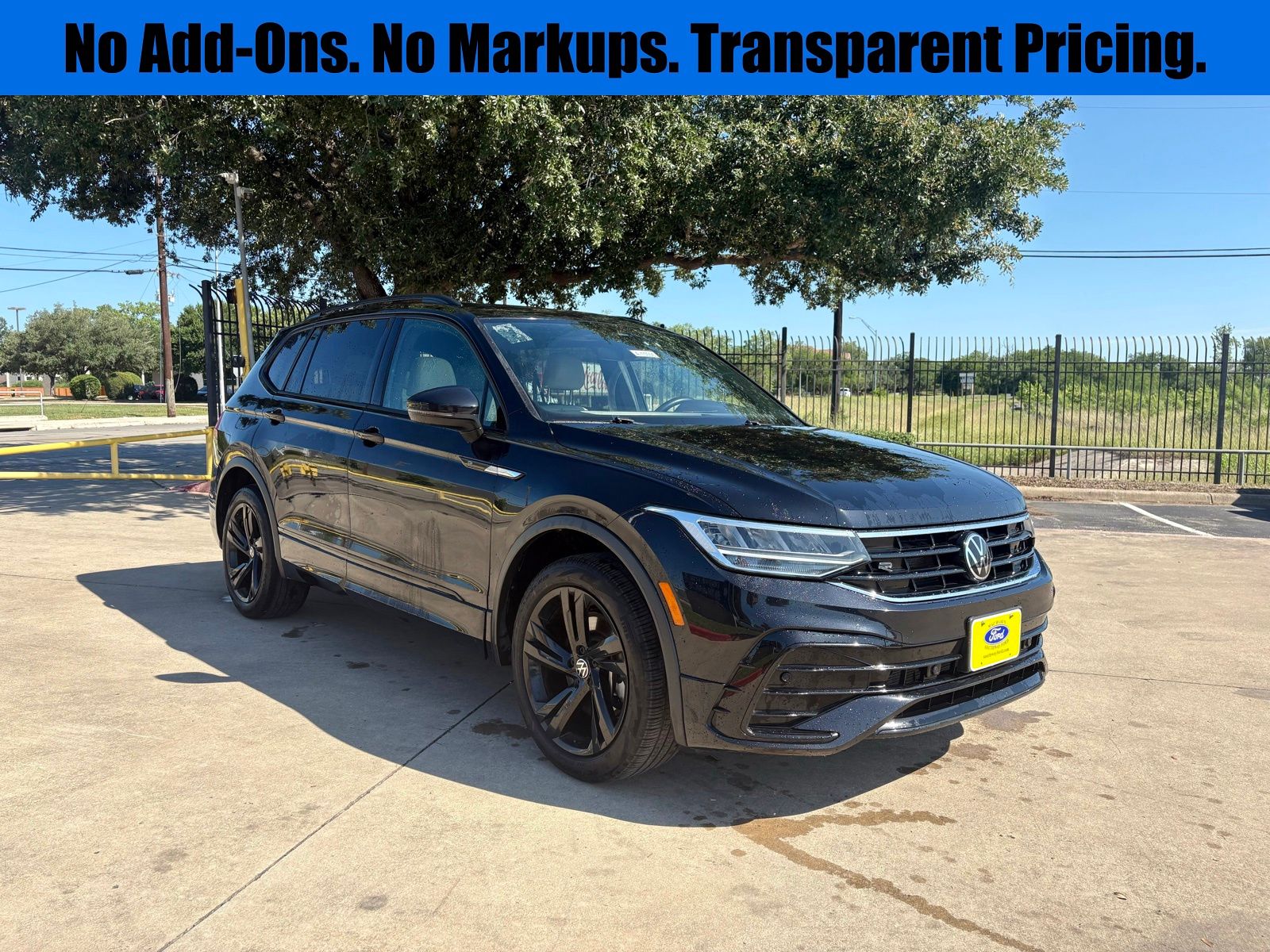 2023 Volkswagen Tiguan 2.0T SE R-Line Black 4Motion's photo