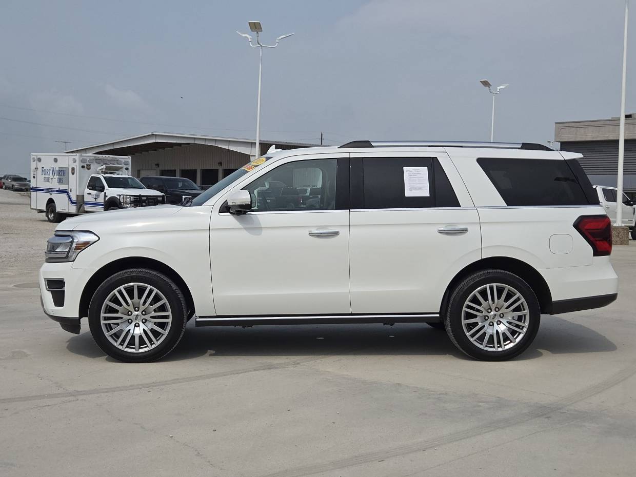 2023 Ford Expedition Limited's photo