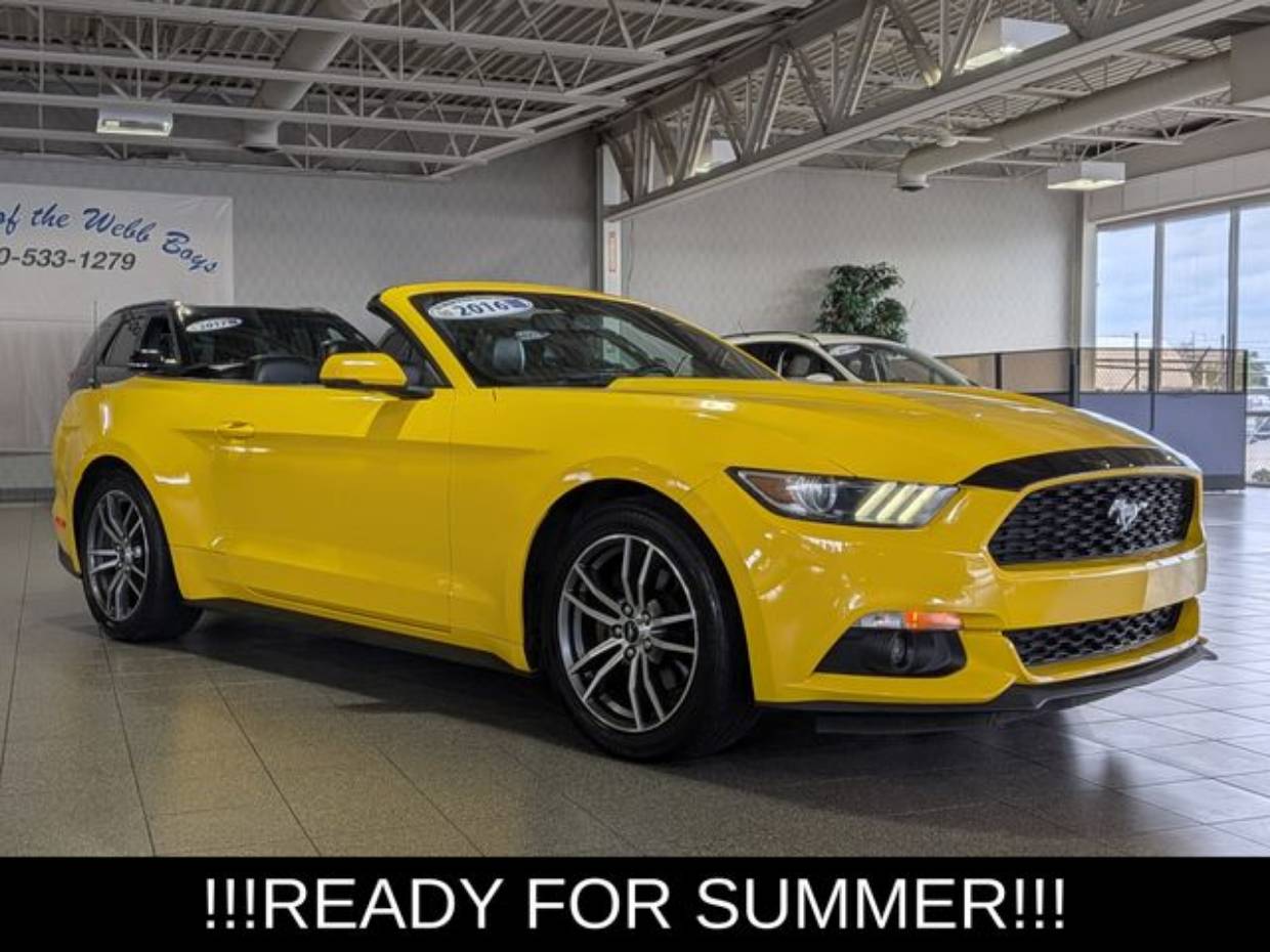 2016 Ford Mustang EcoBoost Convertible Premium's photo