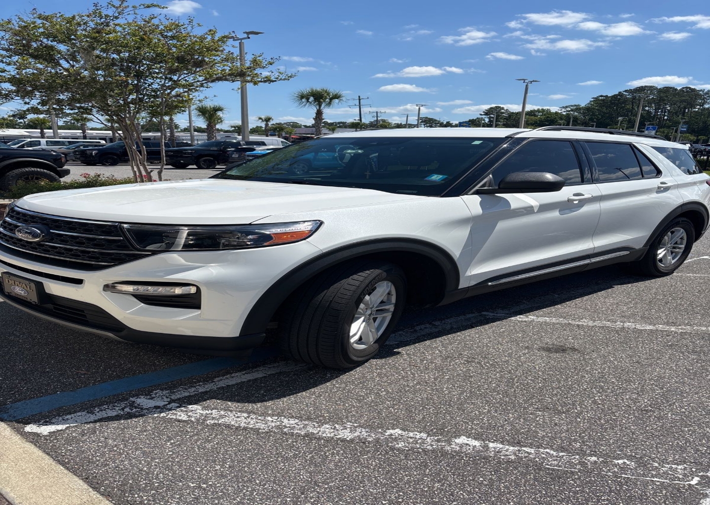 2022 Ford Explorer XLT RWD's photo