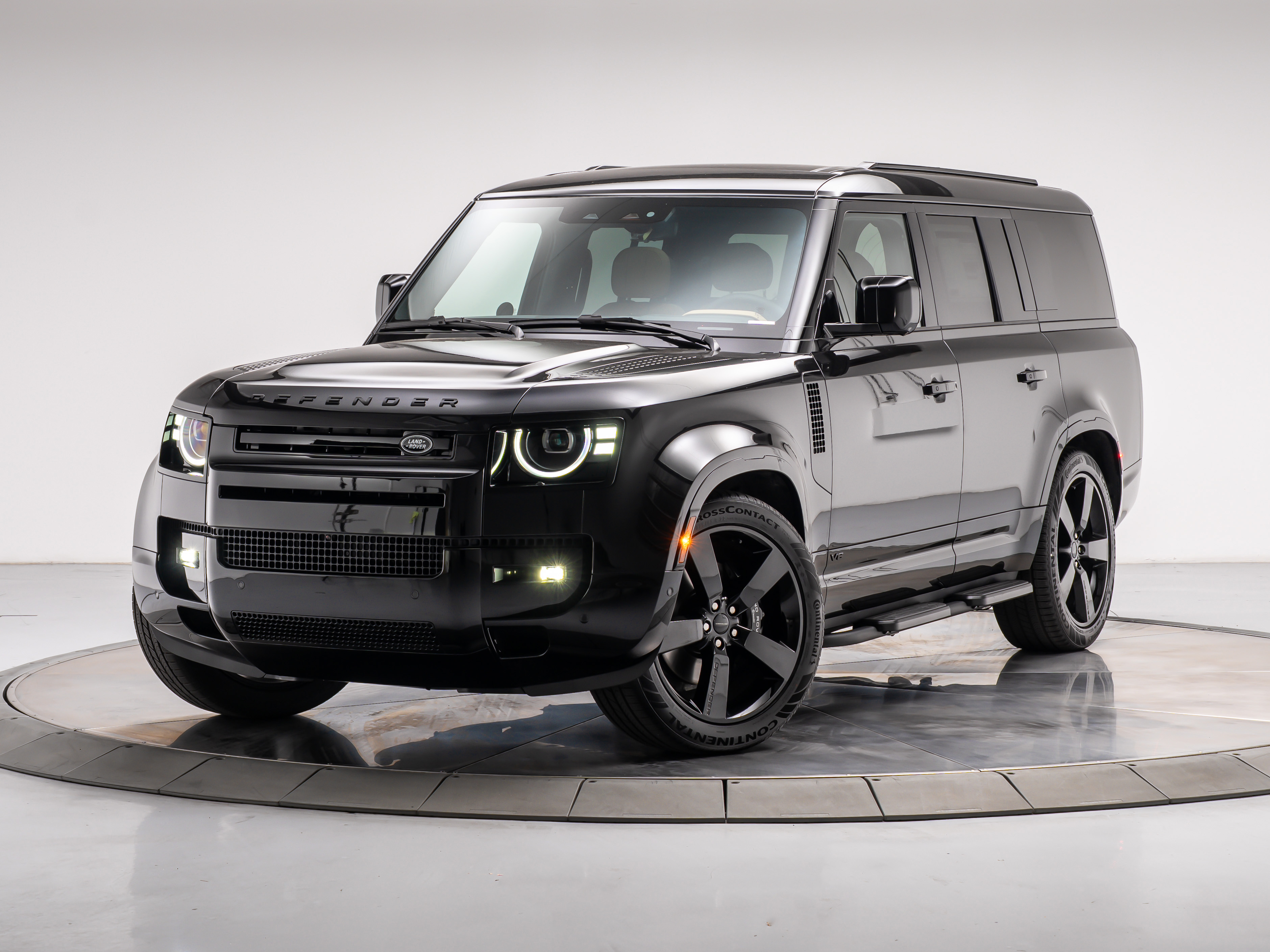 New 2026 Land Rover Defender P500 V8