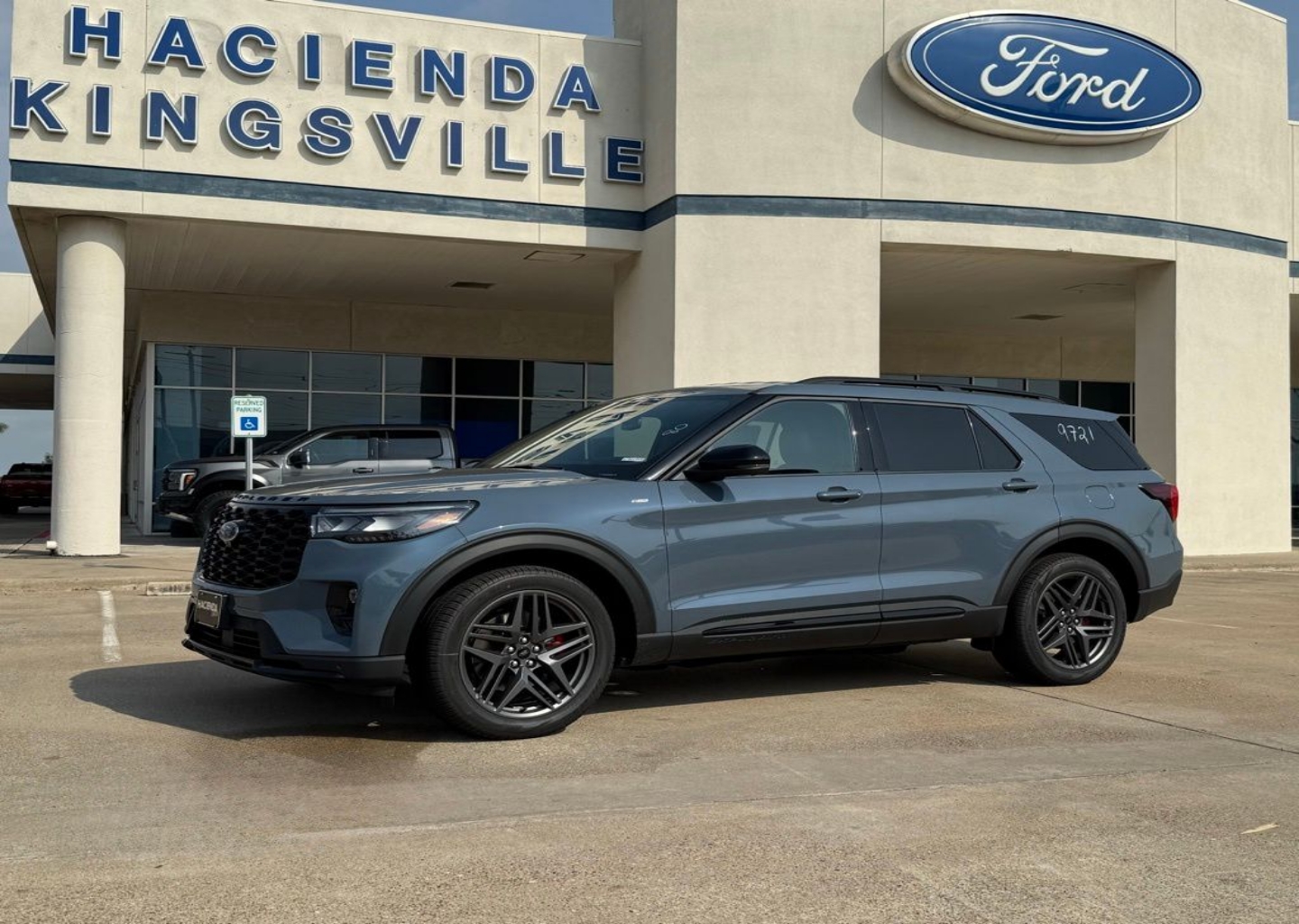 2026 Ford Explorer ST-LINE RWD's photo
