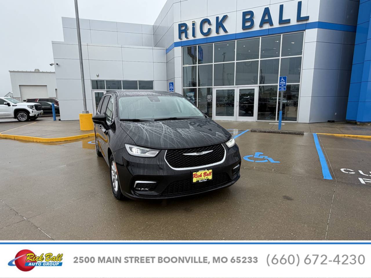 2023 Chrysler Pacifica Touring L's photo