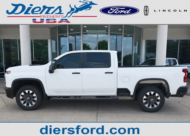 2021 Chevrolet Silverado HD Custom 4WD Crew Cab Standard Box's photo