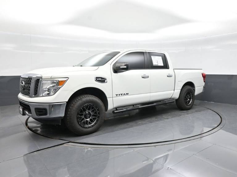 2017 Nissan Titan SV