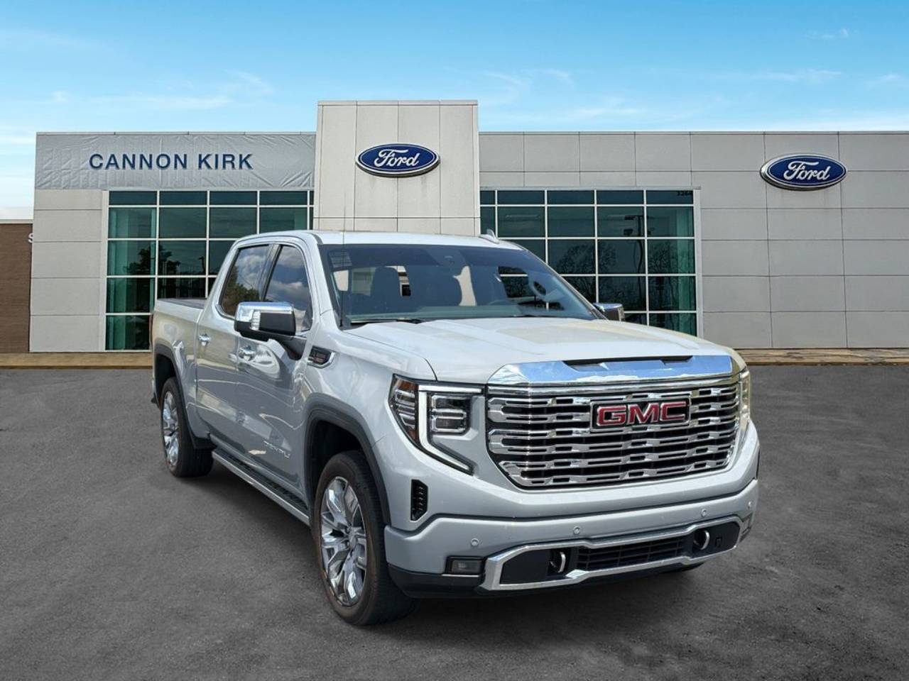 2025 GMC Sierra 4WD Crew Cab Short Box Denali's photo