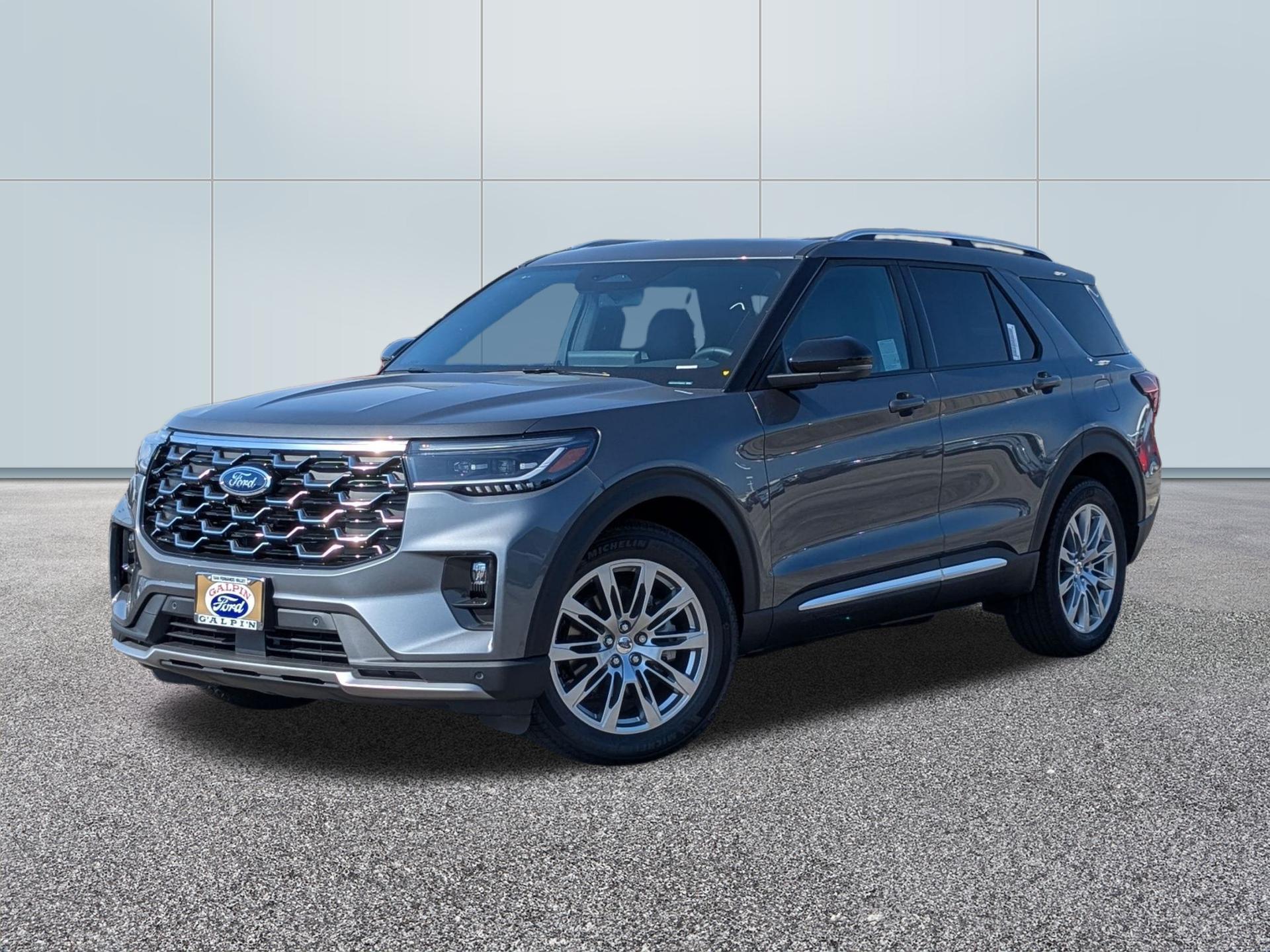 2026 Ford Explorer Platinum's photo
