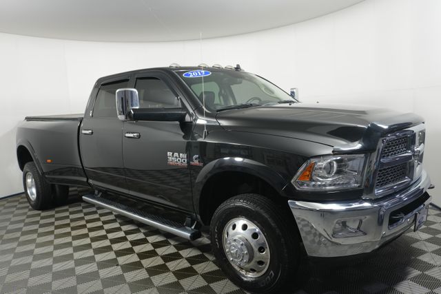 2017 RAM 3500 Laramie 4X4 Crew Cab LWB's photo