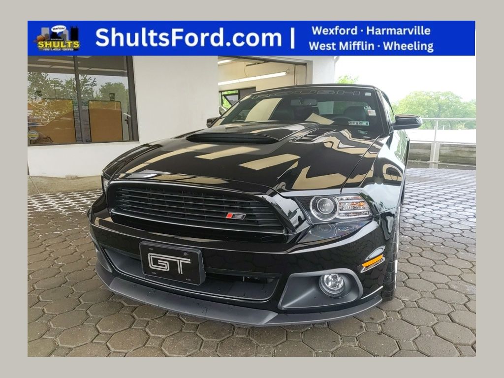 2014 Ford Mustang GT Premium's photo