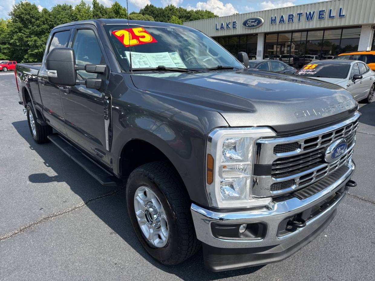 2025 Ford F-250 XLT 4x4 Crew Cab 6-3/4' Box's photo