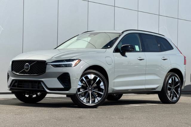 2026 Volvo XC60 Plug-In Hybrid T8 Plus