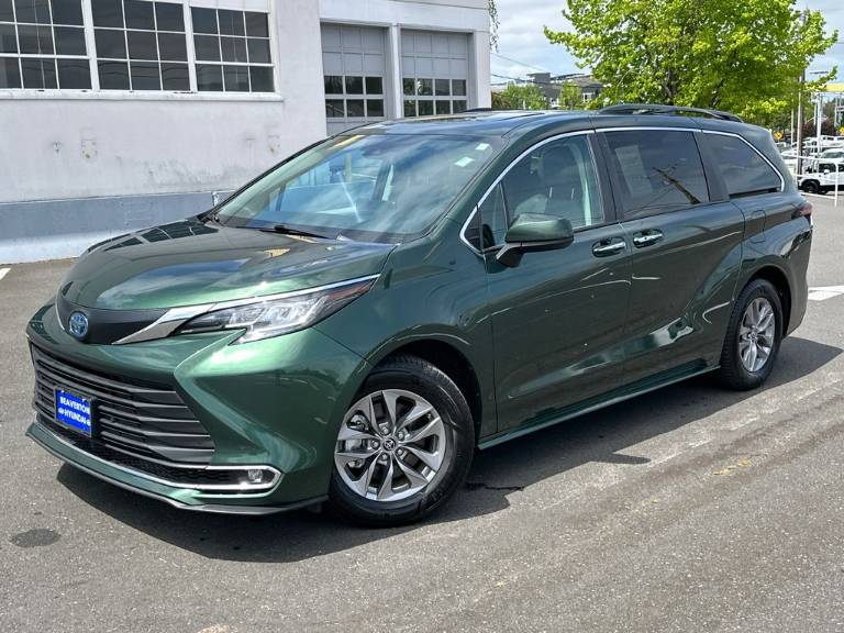 2022 Toyota Sienna XLE