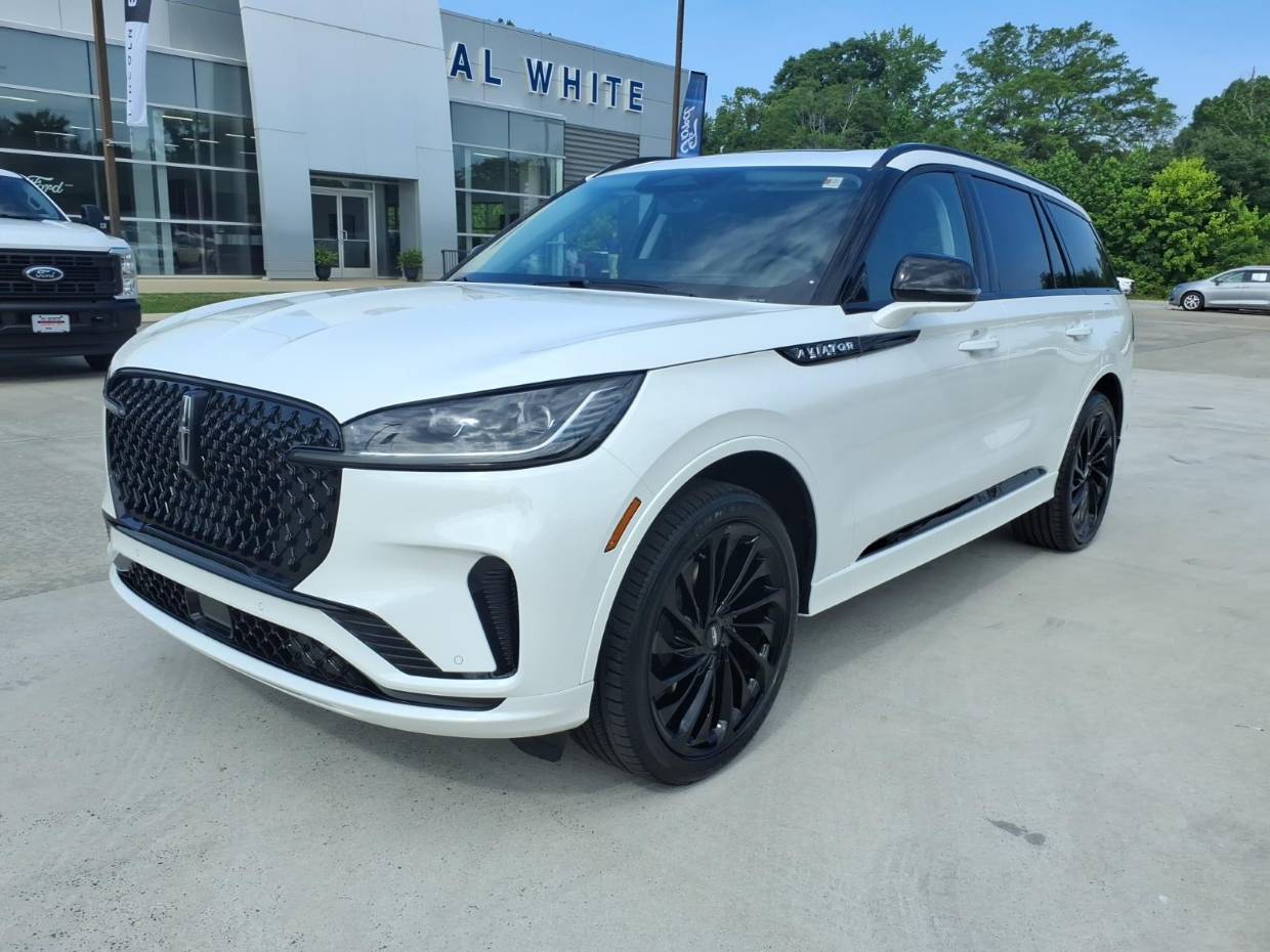 2026 Lincoln Aviator Reserve AWD's photo