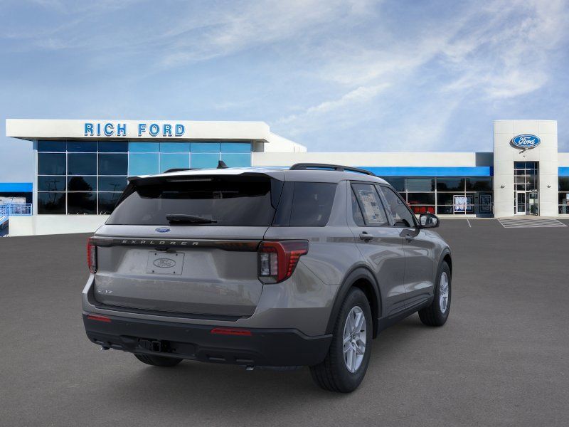 2026 Ford Explorer Active - Photo 8