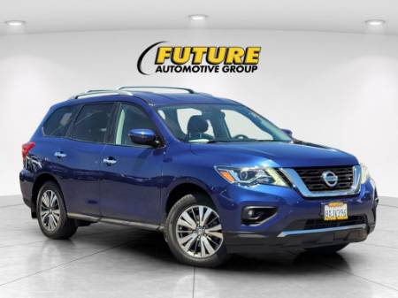 2017 Nissan Pathfinder SV
