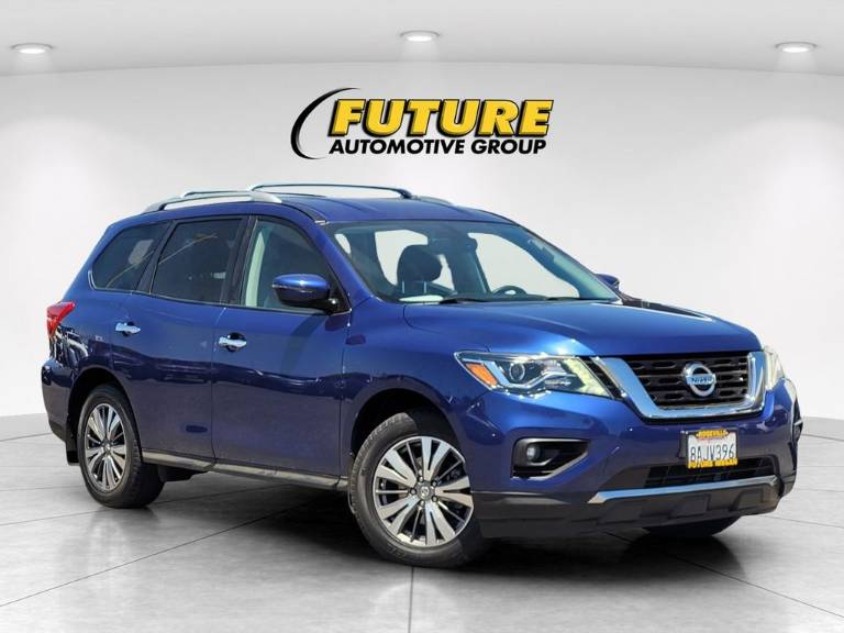 2017 Nissan Pathfinder SV