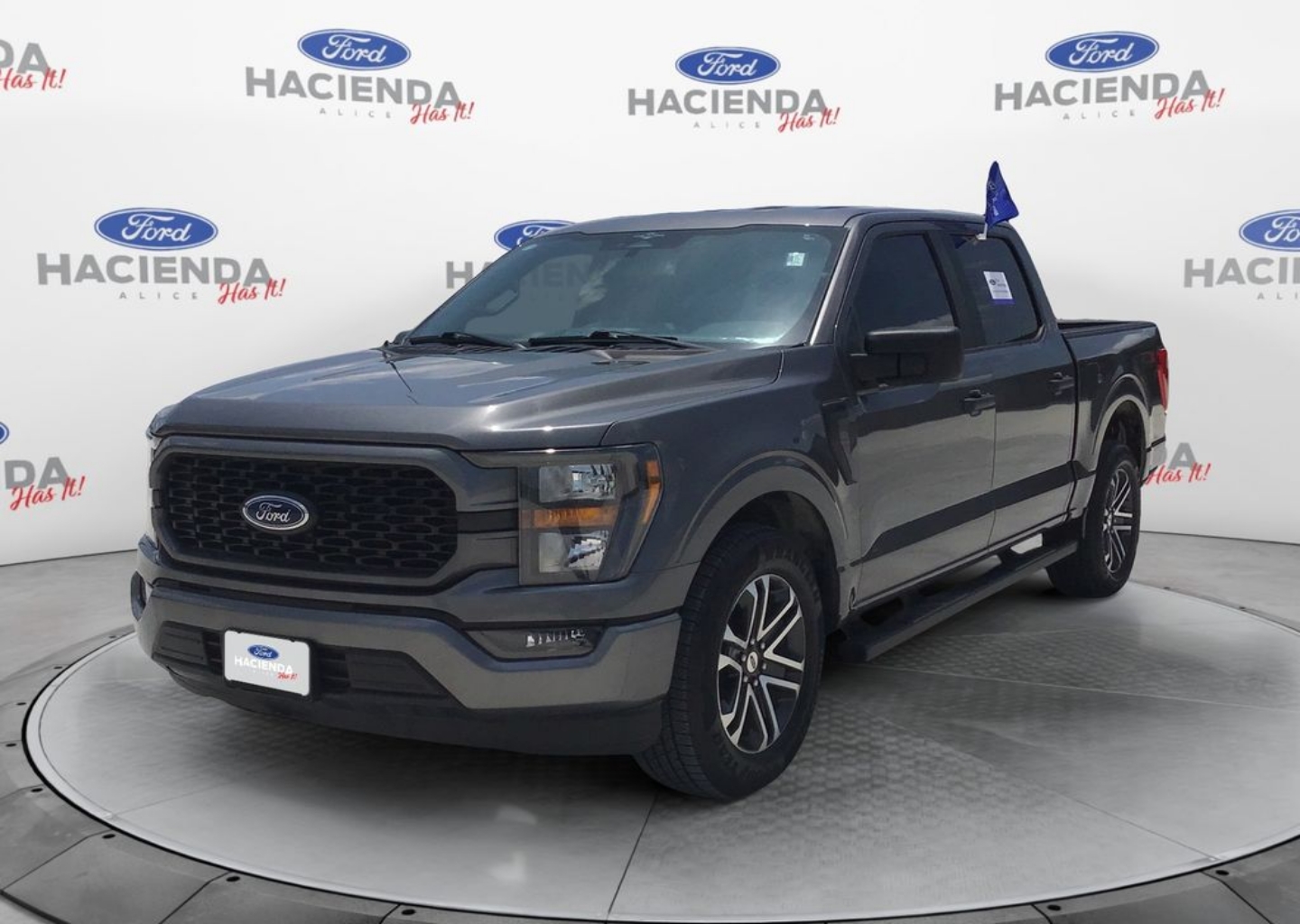 2023 Ford F-150 XL SuperCrew 5-1/2 Box's photo