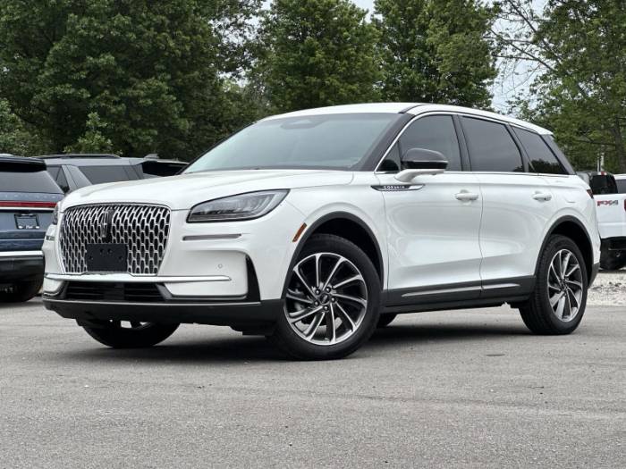 2023 Lincoln Corsair Standard