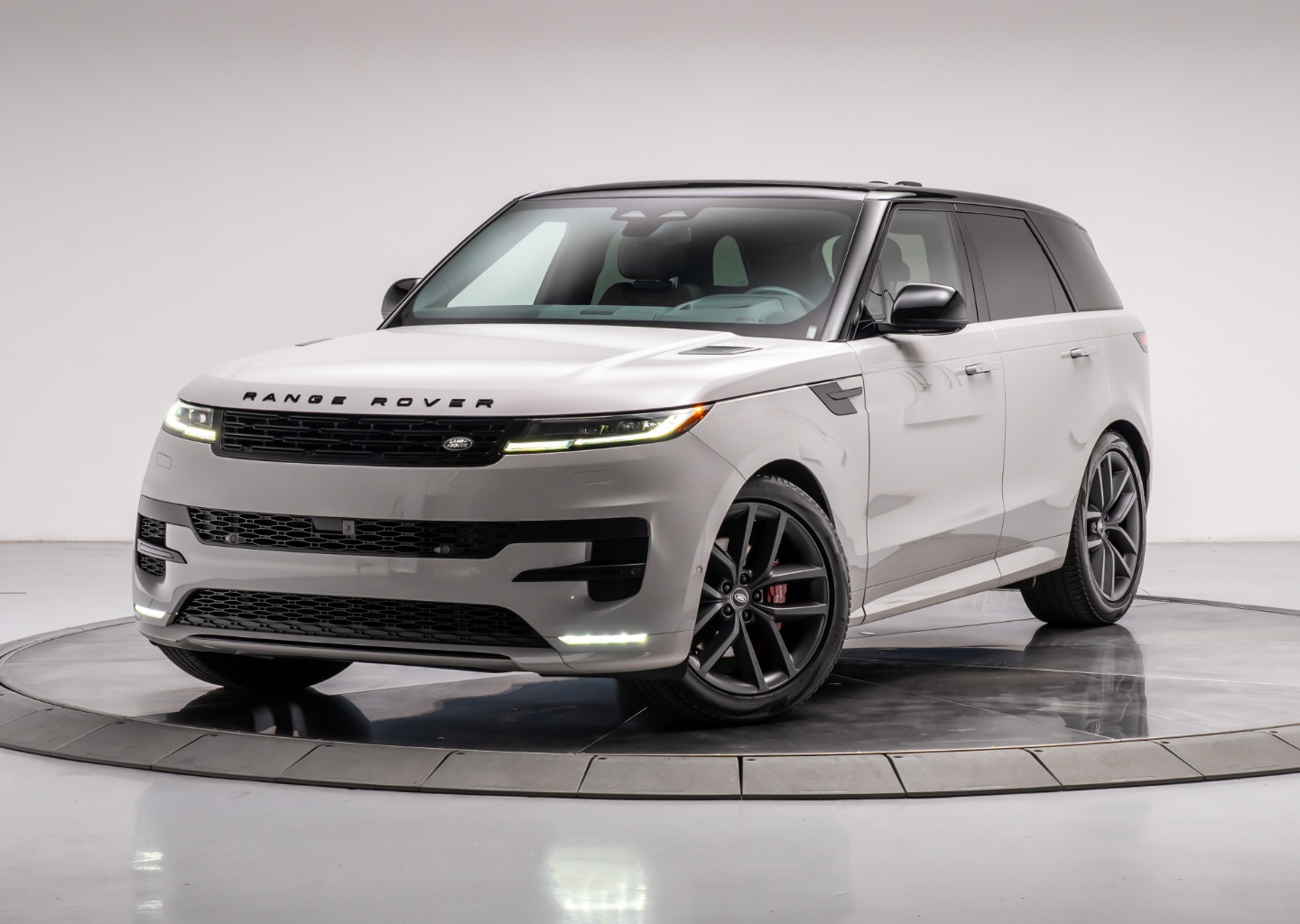 2024 Land Rover Range Rover Sport P400 MHEV SE Dynamic's photo