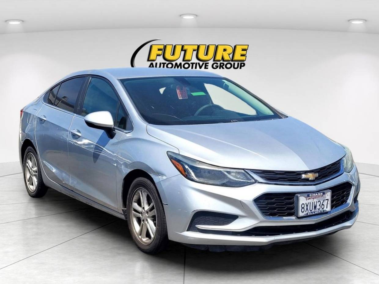2017 Chevrolet Cruze LT Auto's photo