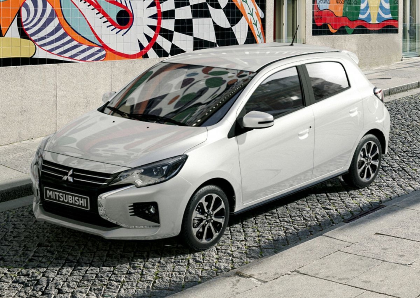 2024 Mitsubishi Mirage ES CVT's photo