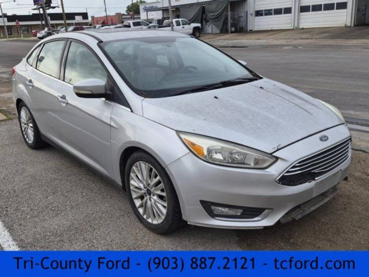 2017 Ford Focus Sedan Titanium's photo