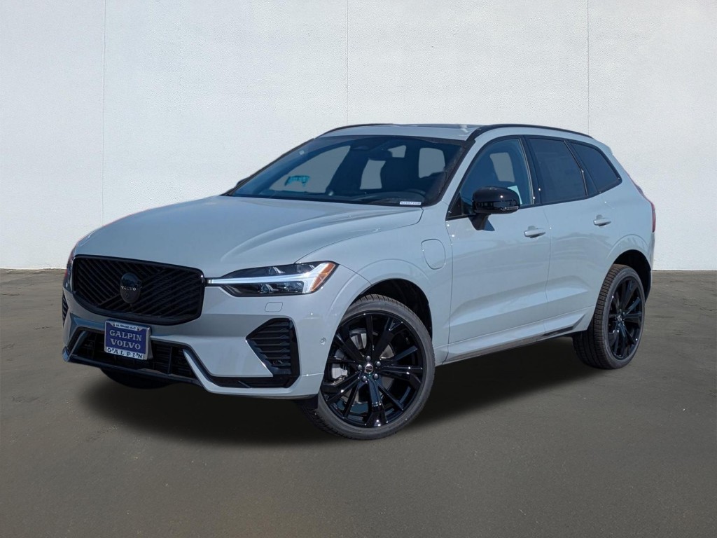 2026 Volvo XC60 Plug-In Hybrid Black Edition Ultra, T8 AWD Electric/Gasoline, Dark
