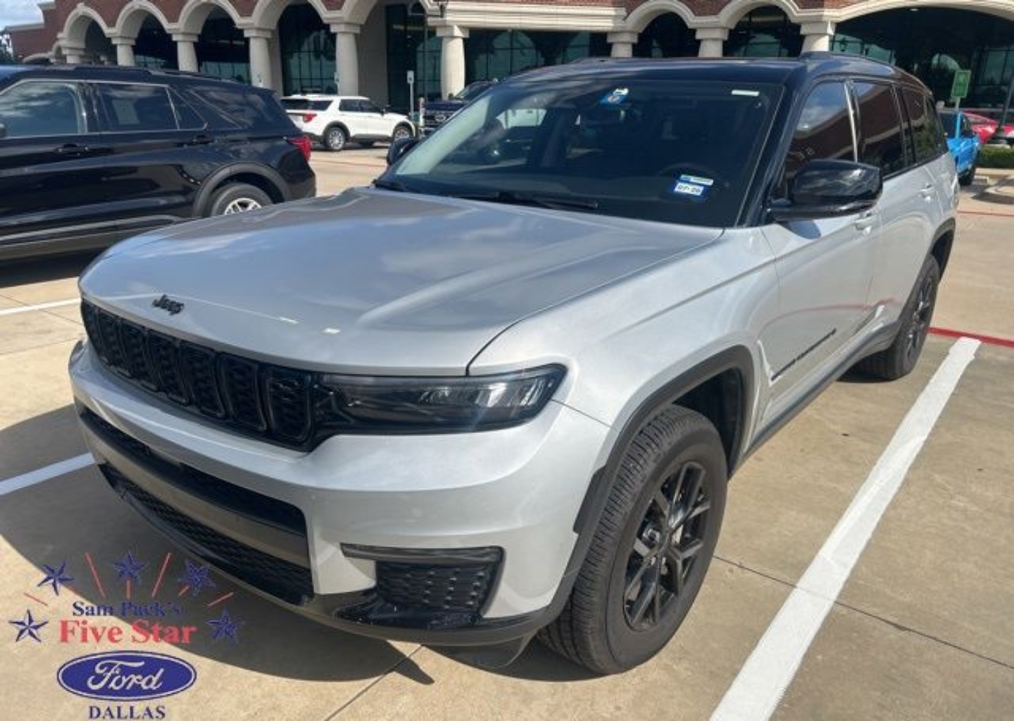 2023 Jeep Grand Cherokee L Limited 4x4's photo