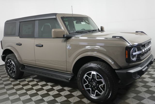 2026 Ford Bronco Outer Banks 4x4's photo