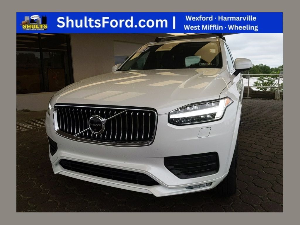 2022 Volvo XC90 T6 Momentum AWD's photo