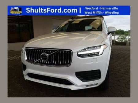 2022 Volvo XC90 T6 Momentum