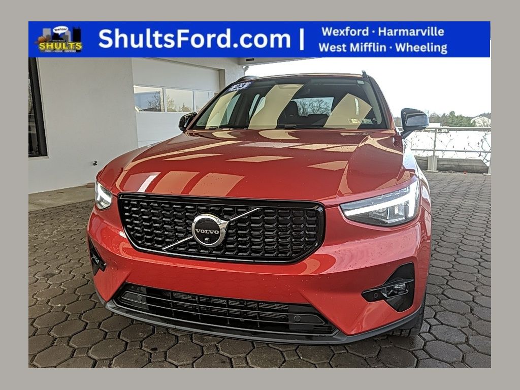 Used 2023 Volvo XC40 B5 Plus Dark Theme
