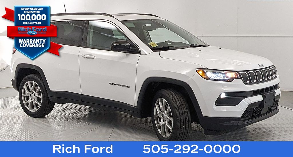 2022 Jeep Compass Latitude Lux 4X4's photo