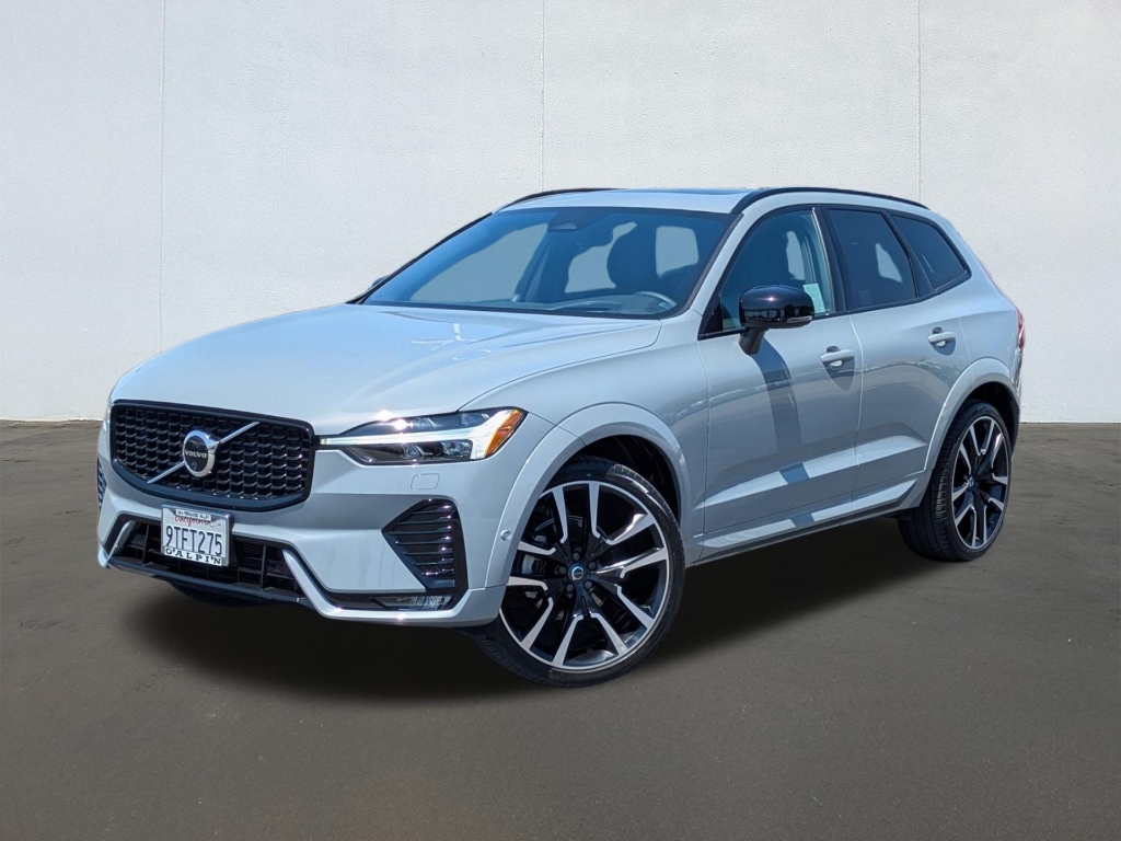 2024 Volvo XC60 B5 Ultimate Dark Theme