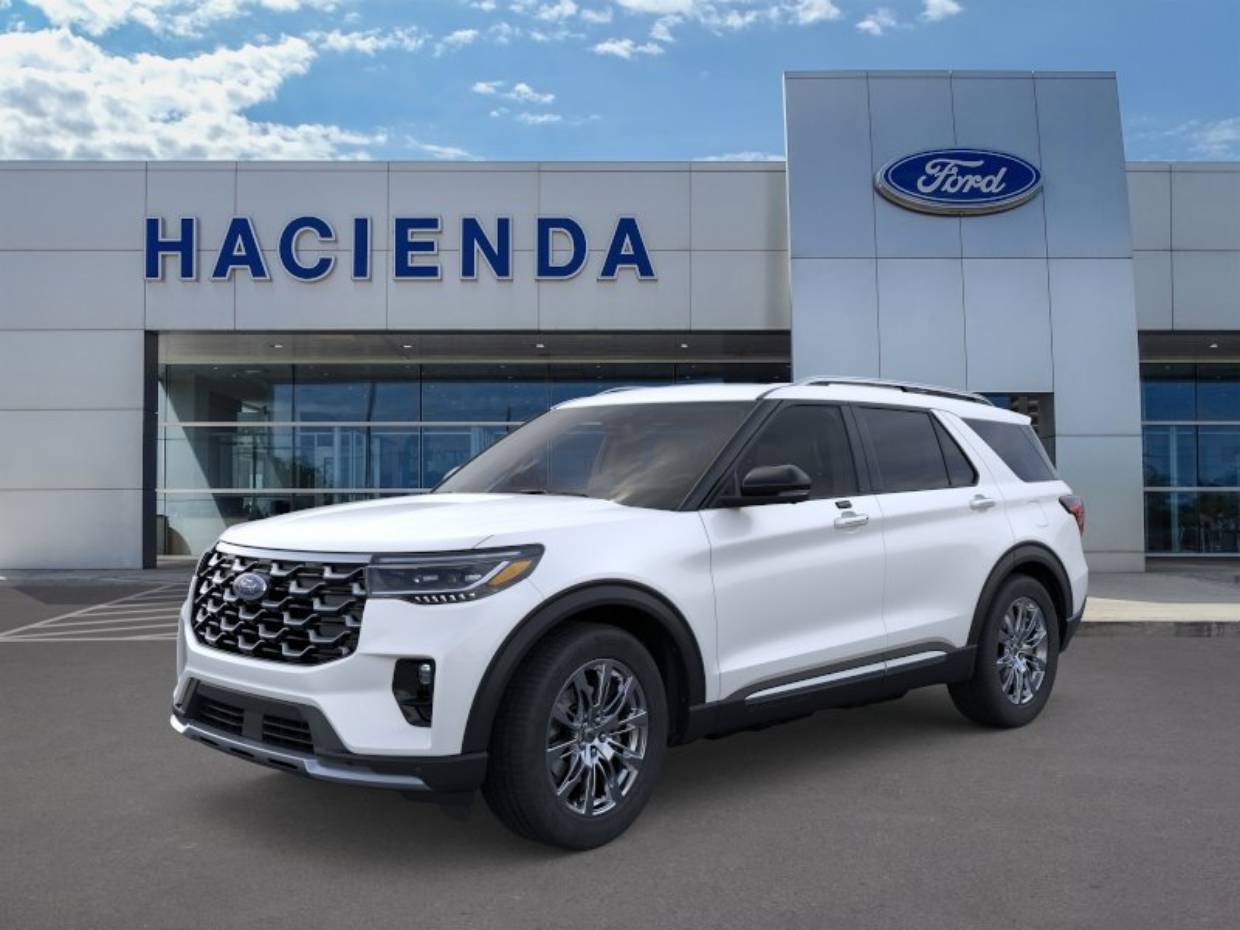 2026 Ford Explorer Platinum's photo