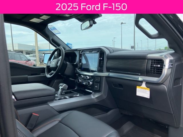 2025 Ford F-150 Lariat - Photo 12