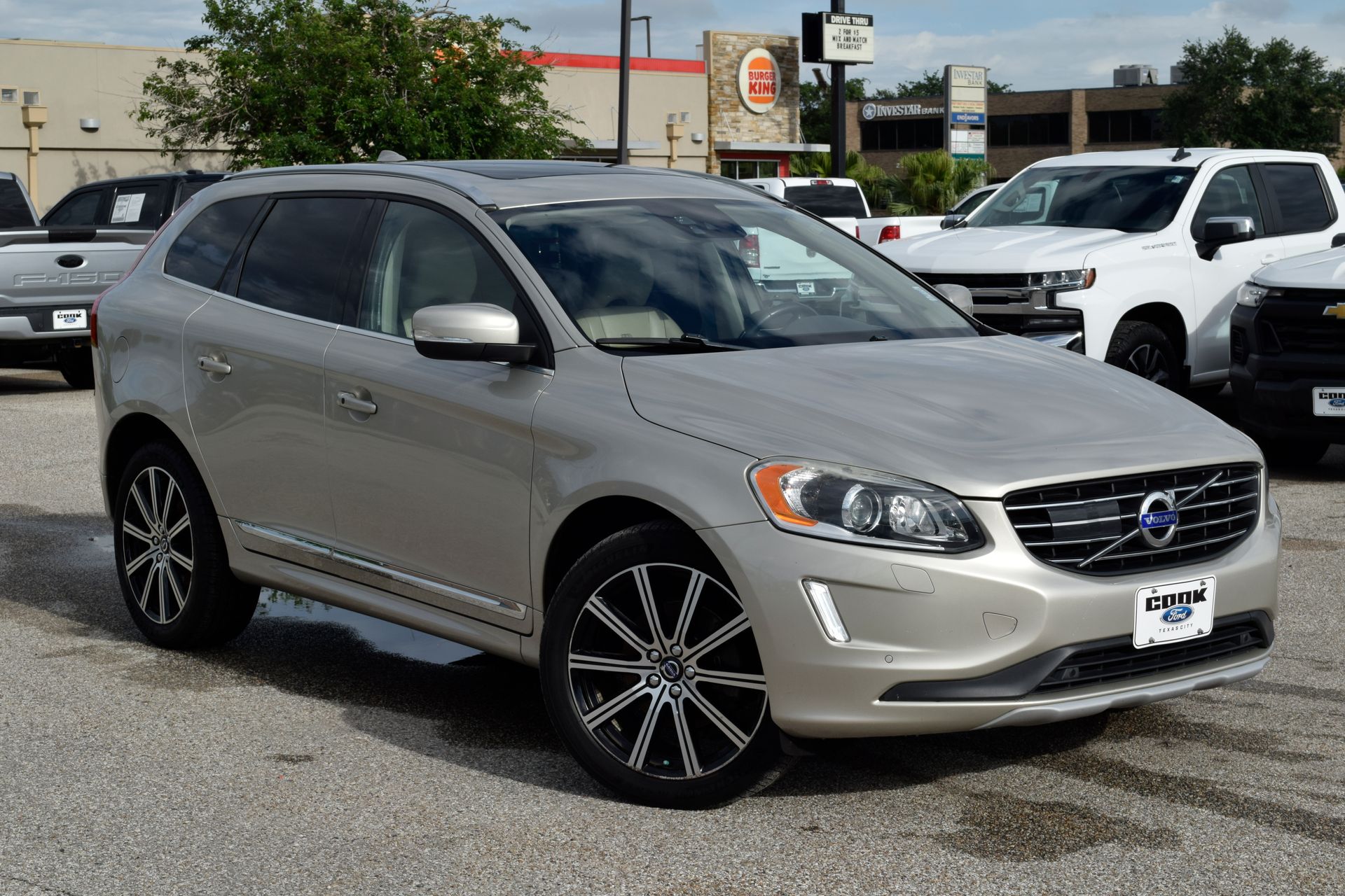 Used 2017 Volvo XC60 T6 Inscription with VIN YV449MRU2H2057544 for sale in Texas City, TX