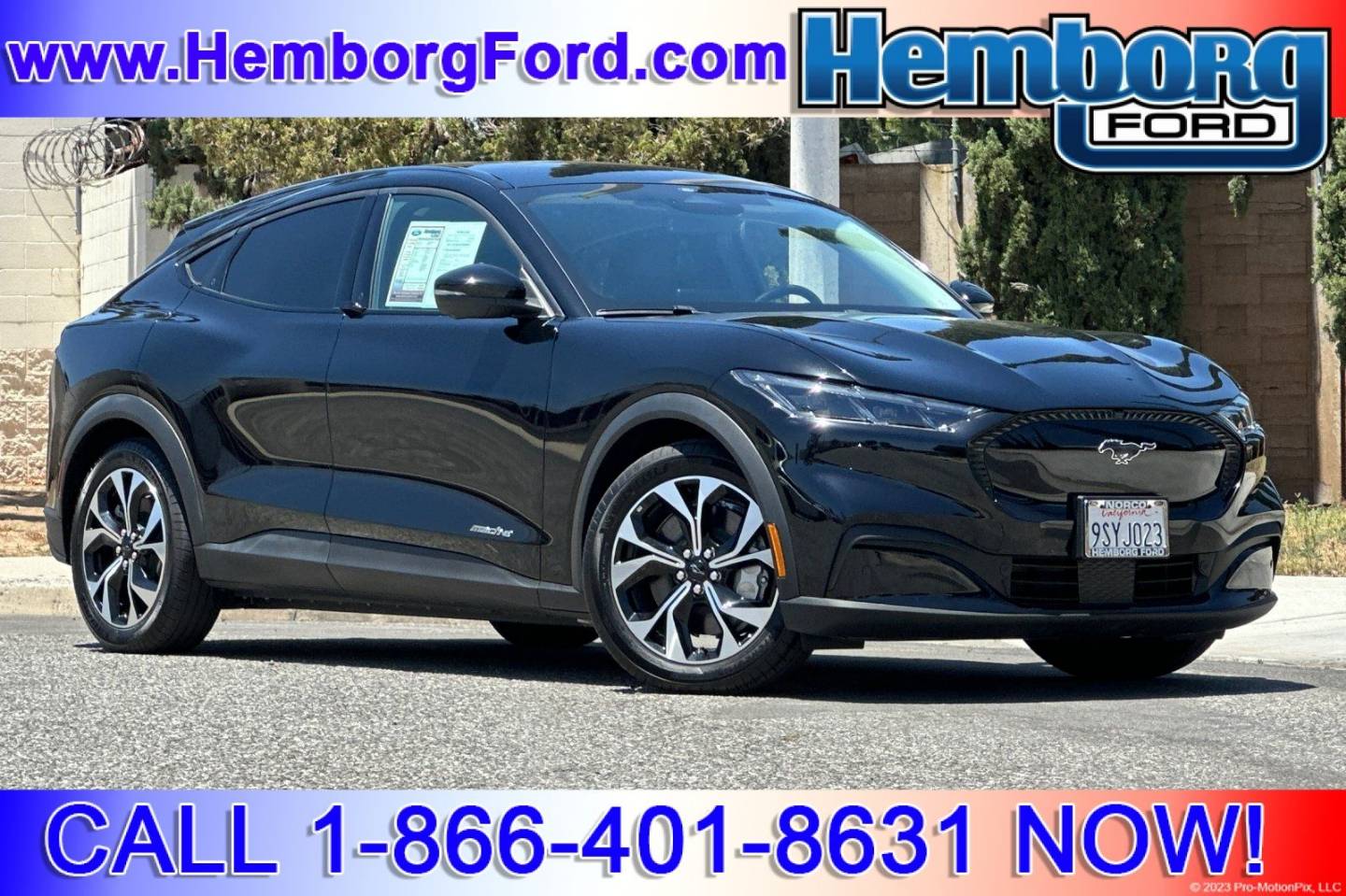 2025 Ford Mustang-Mach-e Select's photo