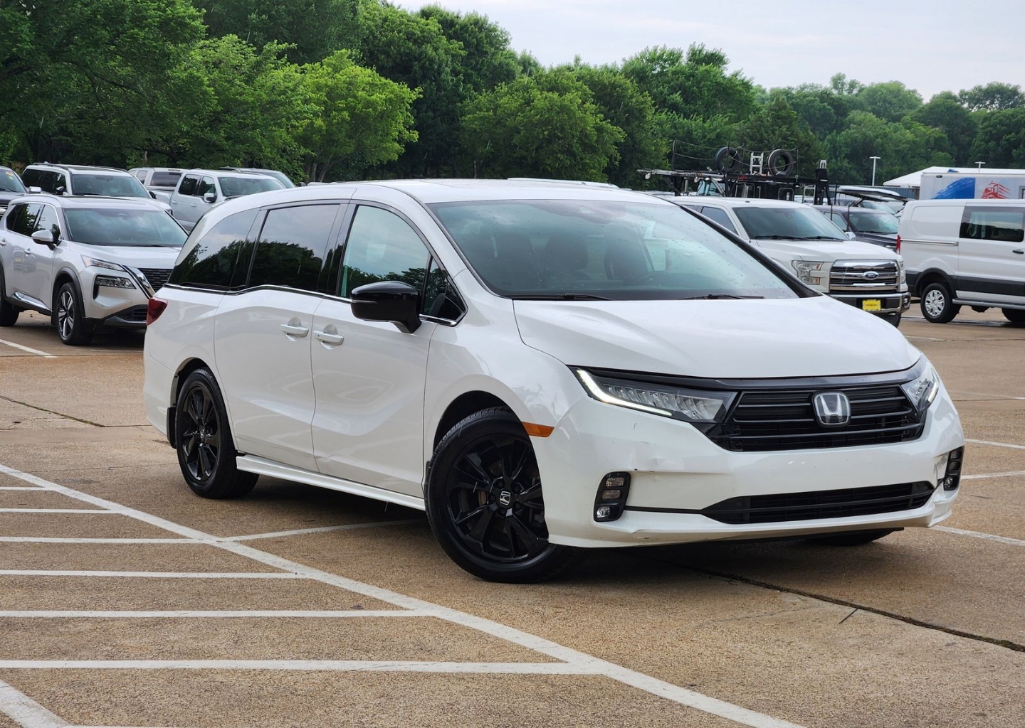 2024 Honda Odyssey SPORT's photo