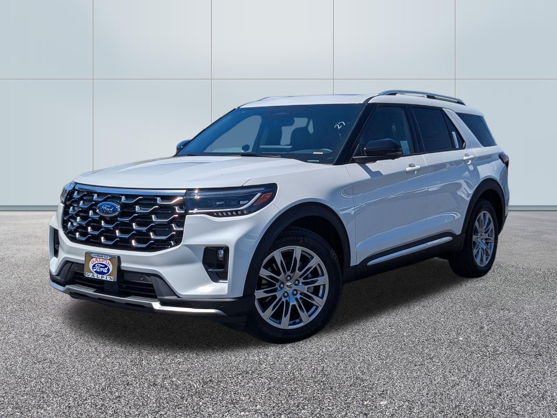 2026 Ford Explorer Platinum's photo