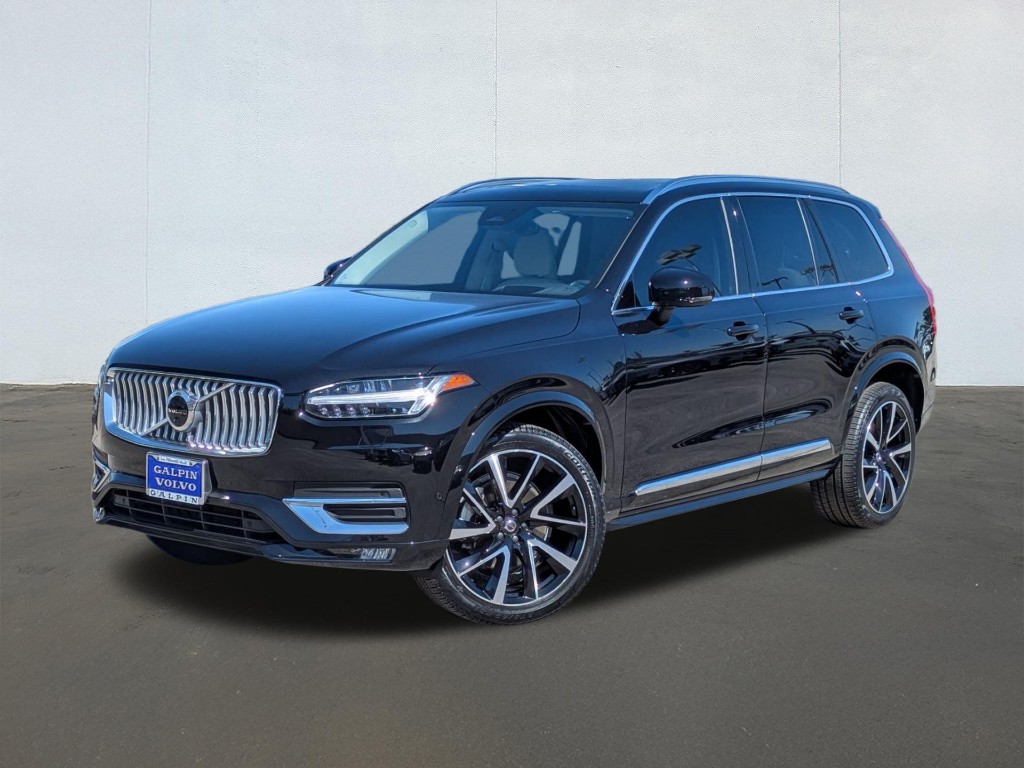 2023 Volvo XC90 B5 Plus